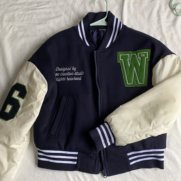 Crop Contrast Sleeve Varsity Jacket 